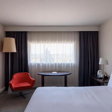 Hilton Garden Marseille Provence Airport 4*